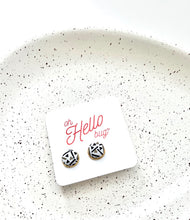 Load image into Gallery viewer, Stud Earrings