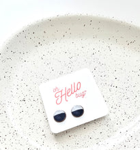 Load image into Gallery viewer, Stud Earrings