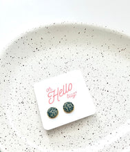 Load image into Gallery viewer, Stud Earrings