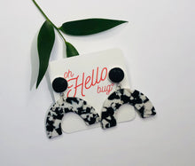 Load image into Gallery viewer, The Acrylique Earrings