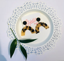 Load image into Gallery viewer, The Acrylique Earrings