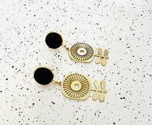 Load image into Gallery viewer, Scandi-Flower Earrings
