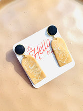 Load image into Gallery viewer, Misty Mountain Earrings