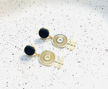 Load image into Gallery viewer, Scandi-Flower Earrings